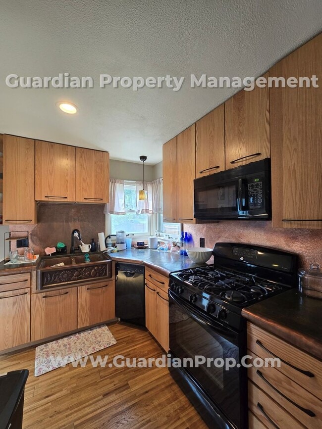 Building Photo - North East Minneapolis Single Family Home,...