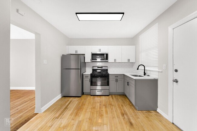 Foto del edificio - 4301 W Potomac Ave