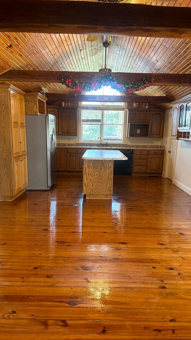 Foto del edificio - 8348 Nashville Rd