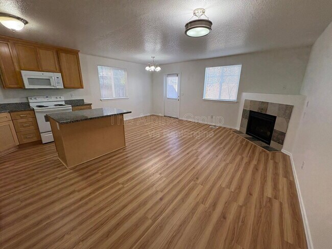 Foto del edificio - 210 NW Connell Ave