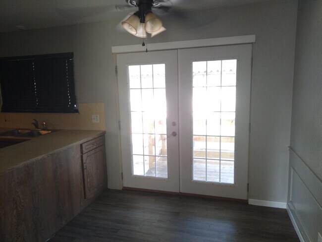 Building Photo - 5143 Oldham Dr