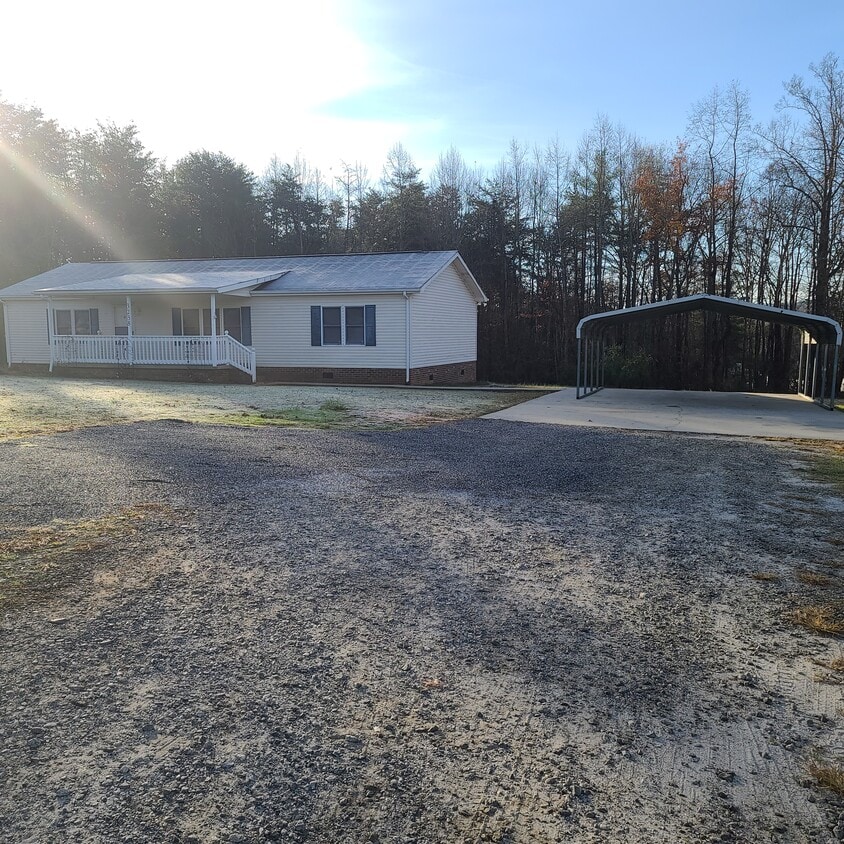 Primary Photo - 3238 Helton St