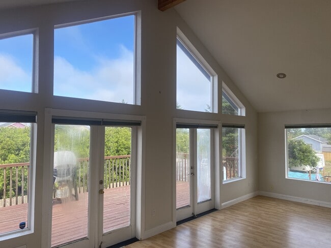 Building Photo - 399 Ocean Shores Blvd SW