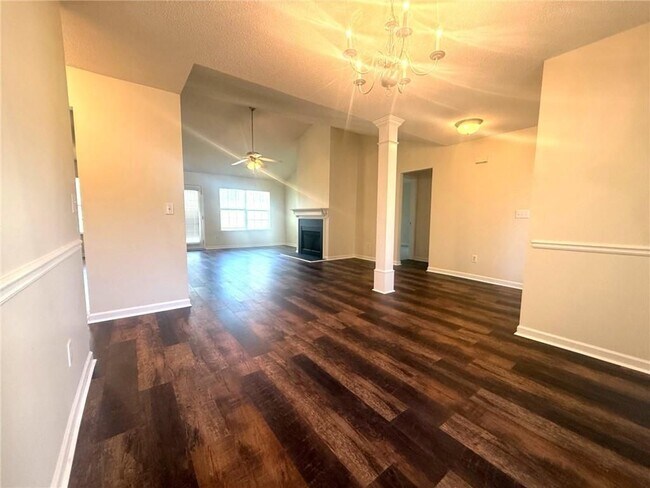 Building Photo - 164 Paces Overlook Trce