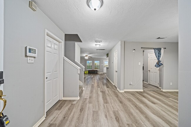 Building Photo - 6727 High Stone Ln