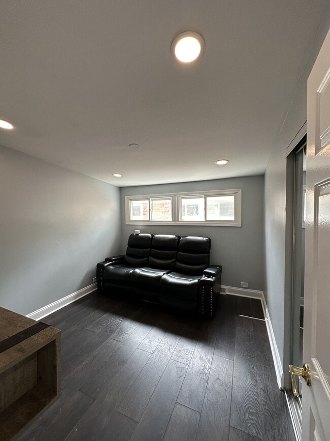 Foto del edificio - 5212 Harmswood Terrace