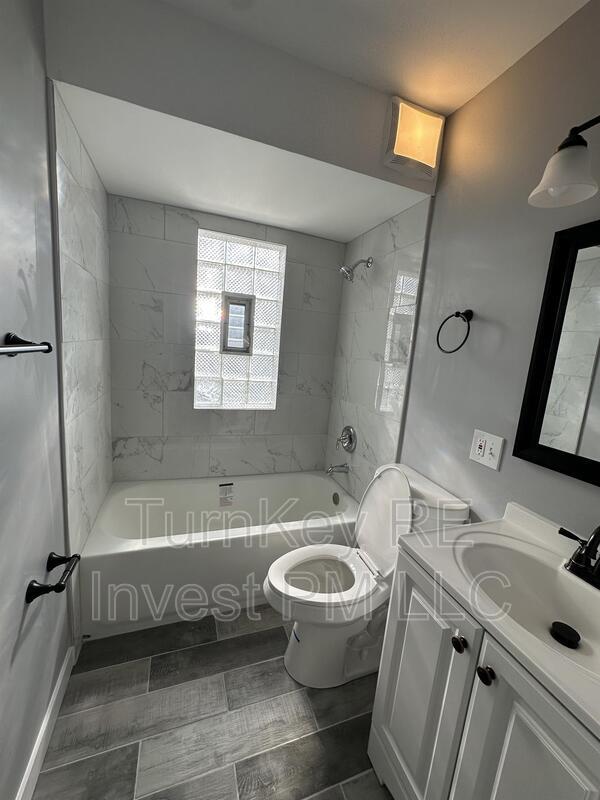 Foto del edificio - 18108 Oakwood Ave