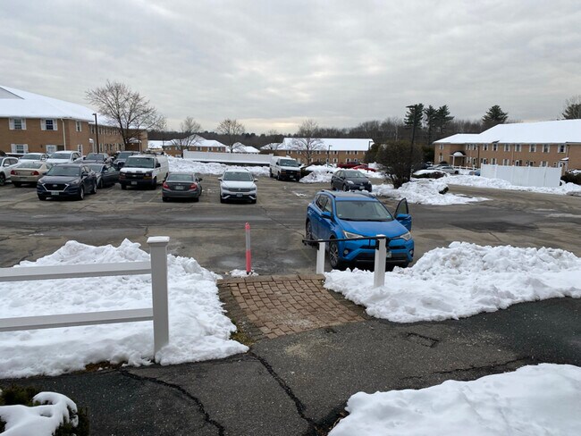 Foto del edificio - 105 Elmwood Dr