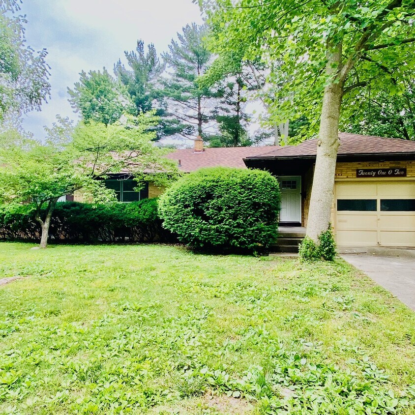 Primary Photo - 2102 Burlison Dr