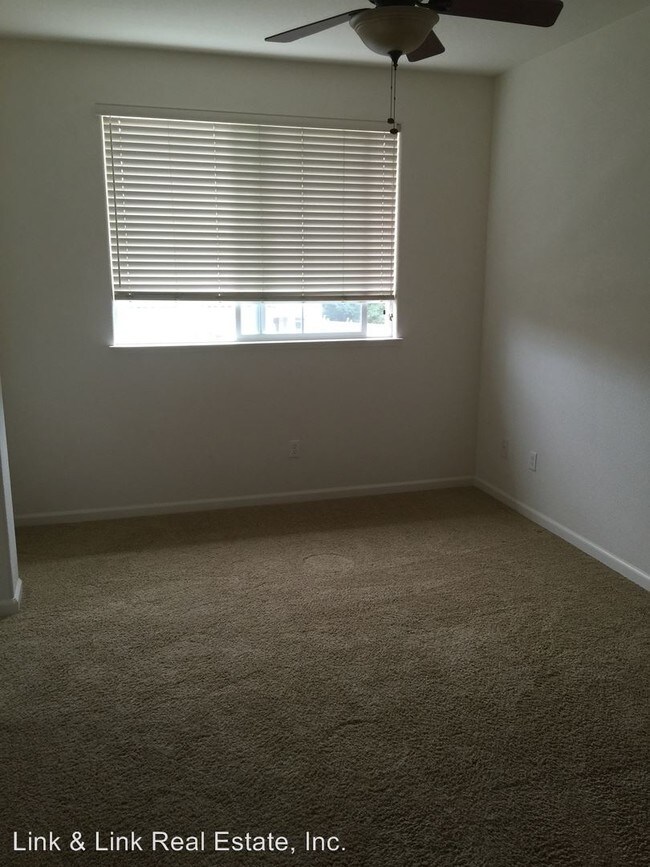 Foto del edificio - 1155 Tocia Ave