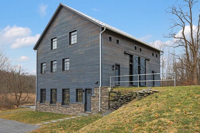 Building Photo - 158 Co Rte 7