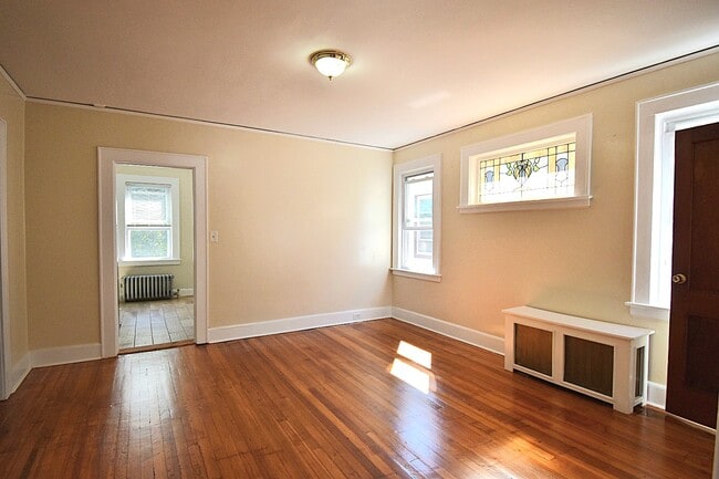 Dining Room to Kitchen - 12 Ward Pl