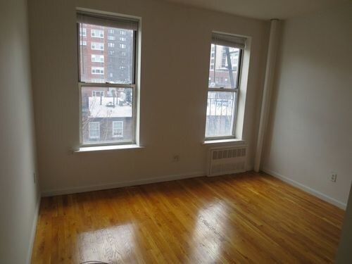Primary Photo - 26 King St
