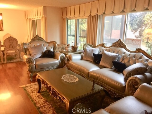 Foto del edificio - 2369 Via Mariposa E