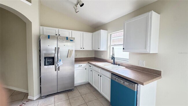 Foto del edificio - 185 Thornbury Dr