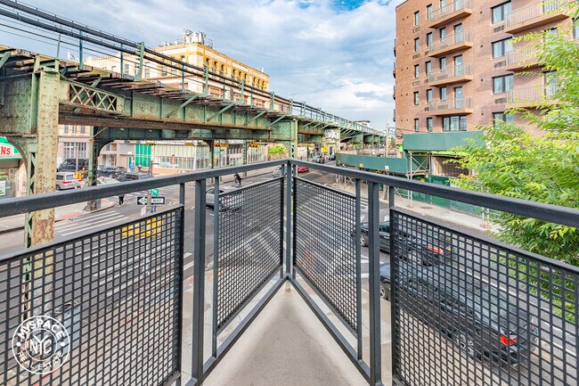 Foto del edificio - 865 Willoughby Ave