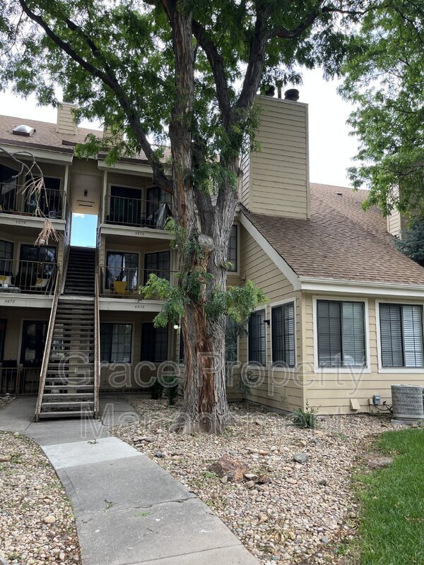 Foto del edificio - 4878 E Kentucky Dr