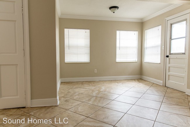 Building Photo - 2 br, 1 bath House - 3117 W Cypress St