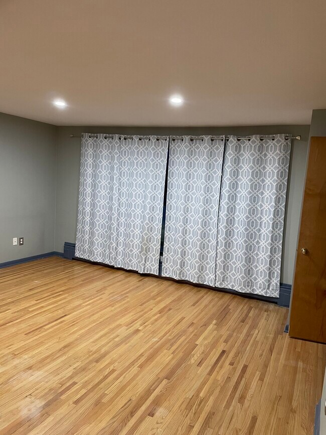 Living Room - 75 Norfred Dr