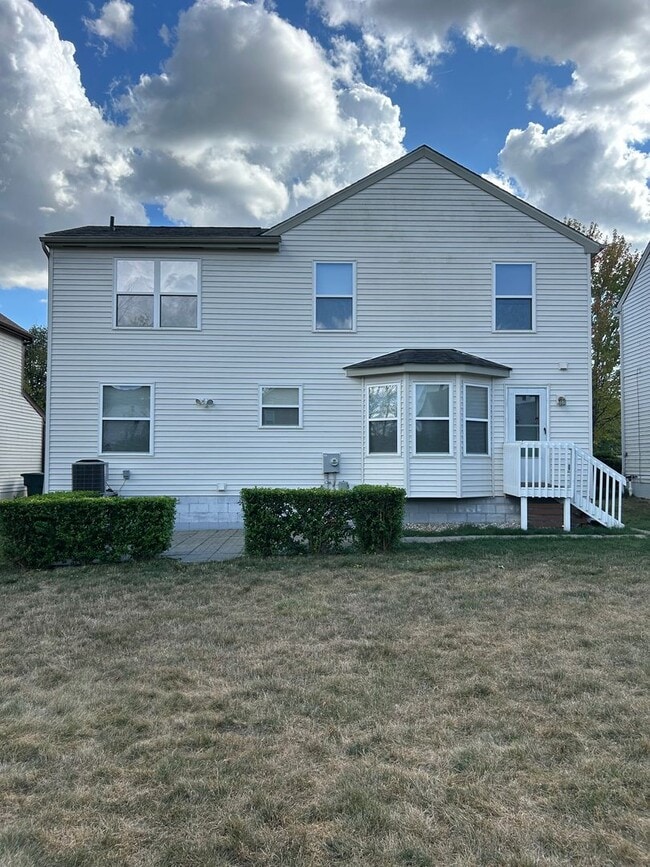 Building Photo - REDUCED! Spacious 4 Bedroom 3.5 Bath Home ...
