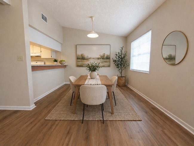 Building Photo - ***$500 off First Month*** 2 Bedroom / 2 Bathroom Duplex