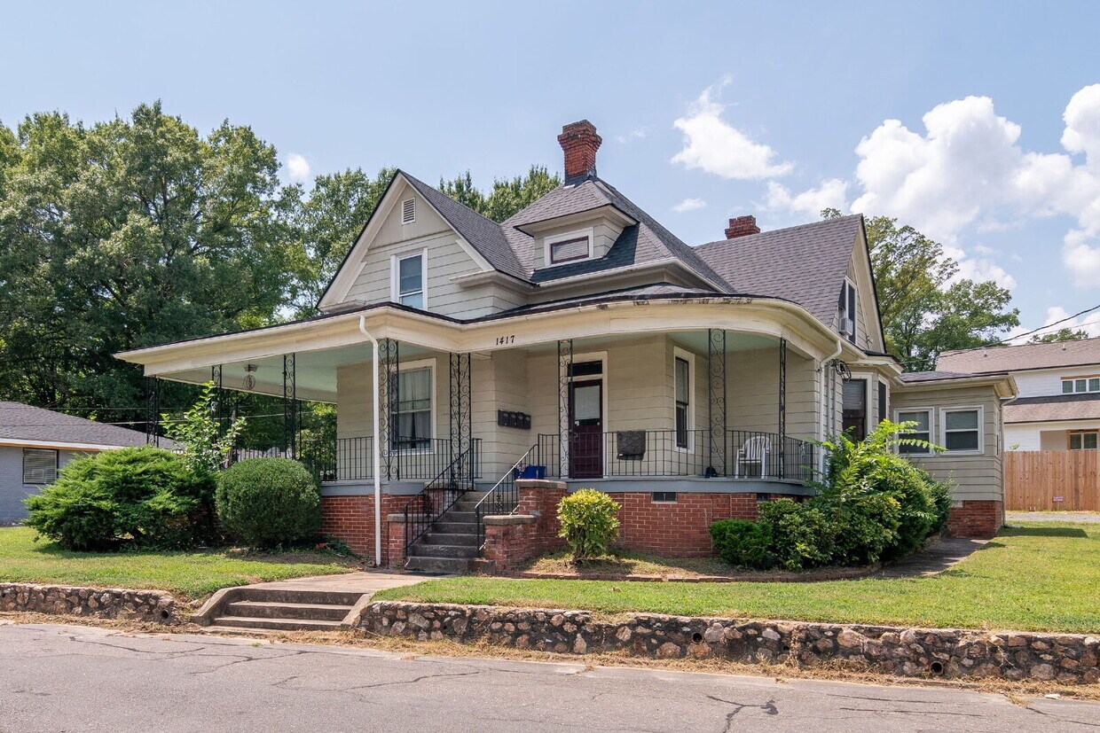 Primary Photo - 1417 Watts St