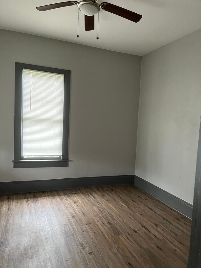 Foto del edificio - 1311 Laurel St