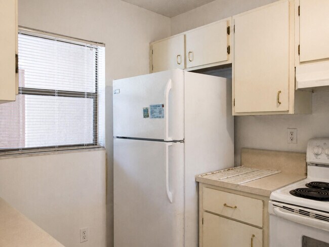 Foto del edificio - 7260 Woodmont Terrace