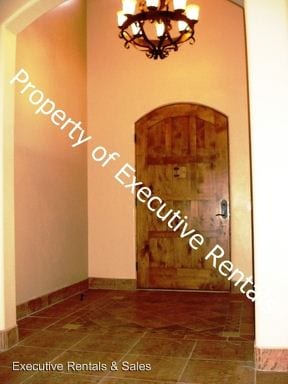 Building Photo - 1860 Tapestry Cir