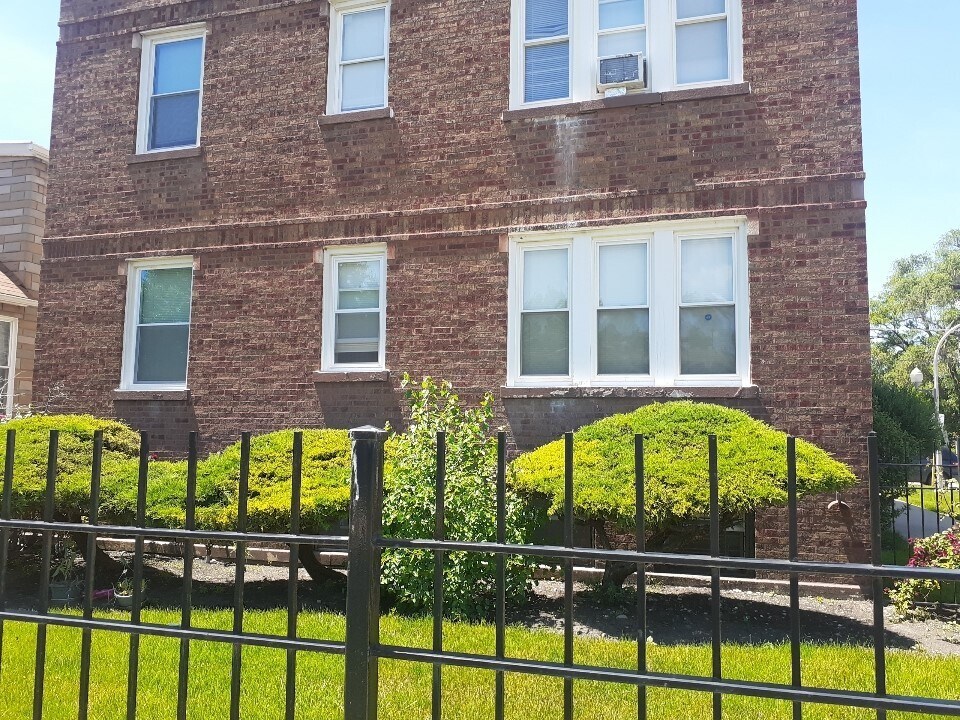 Primary Photo - 6039 W Wabansia Ave