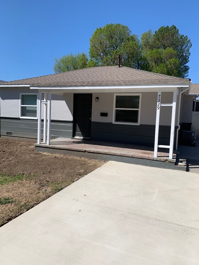 Foto principal - 7329 Baird Ave