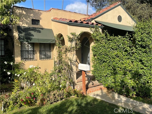 Building Photo - 619 S Oak Knoll Ave