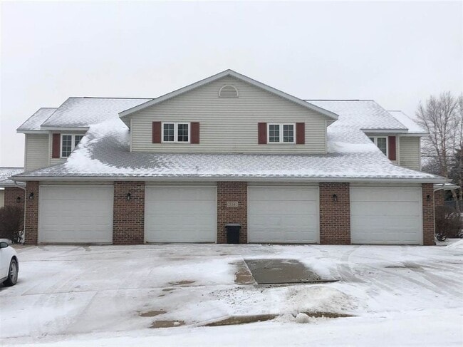 Building Photo - 558 Kelvington Dr