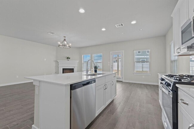 Building Photo - 228 Appleberry Ln