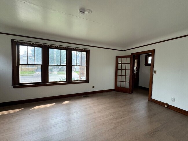 Foto del edificio - 11125 Cloverlawn Ave