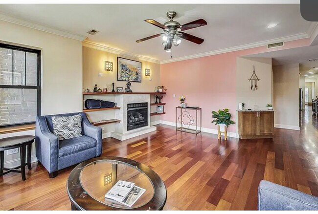 Sala de estar - 8145 S Prairie Ave