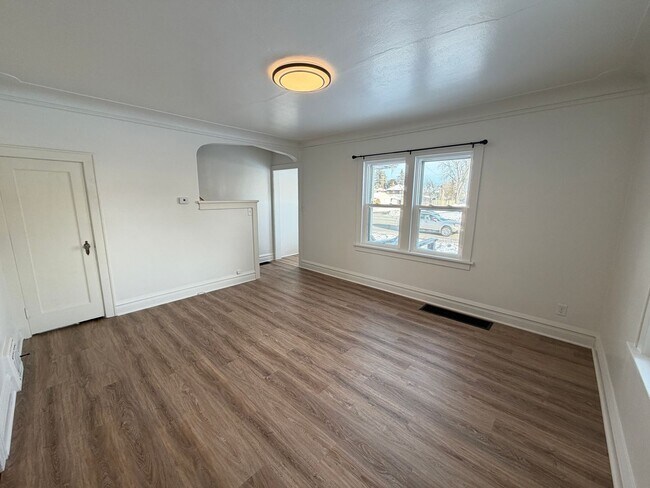Foto del edificio - Remodeled 2 Bedroom - AVAILABLE 08/07/2026