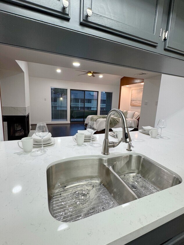 Building Photo - 14777 Wunderlich Dr