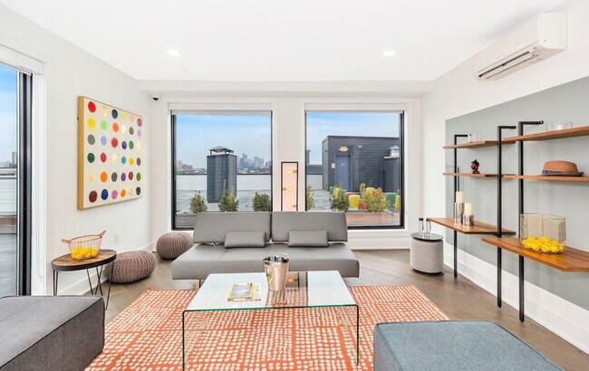 Building Photo - 1414 Grand St