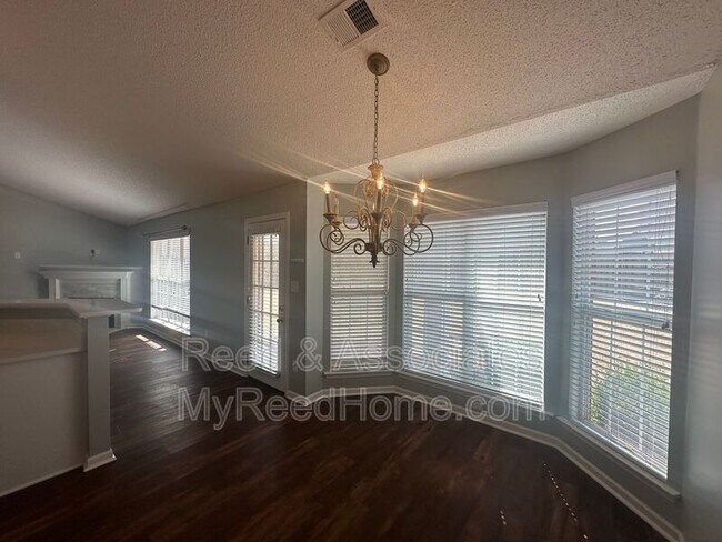 Foto del edificio - 11625 Dempsey Dr
