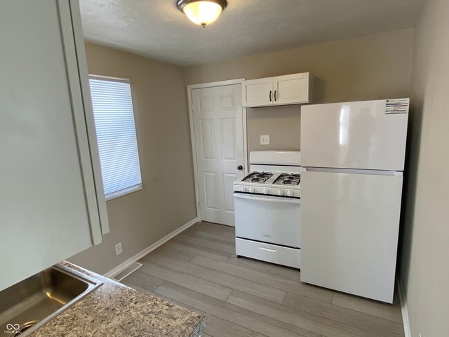 Foto del edificio - 706 W 23rd St