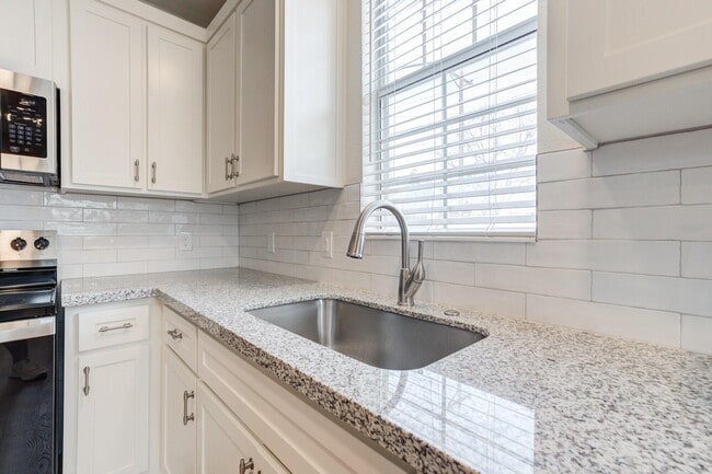 Building Photo - 2602 24th St