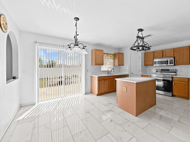 Building Photo - 1035 Ronlin St