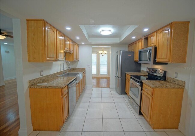 Building Photo - 5301 Carrollwood Meadows Dr