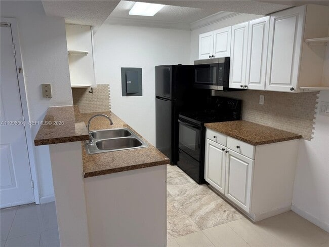 Building Photo - 15560 SW 106th Ln