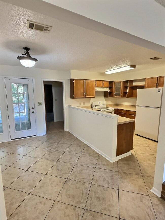 Foto del edificio - 3 BD 2 BA Home in the Ocean Springs School District