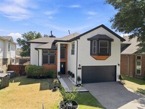 Building Photo - 2124 Newport Dr
