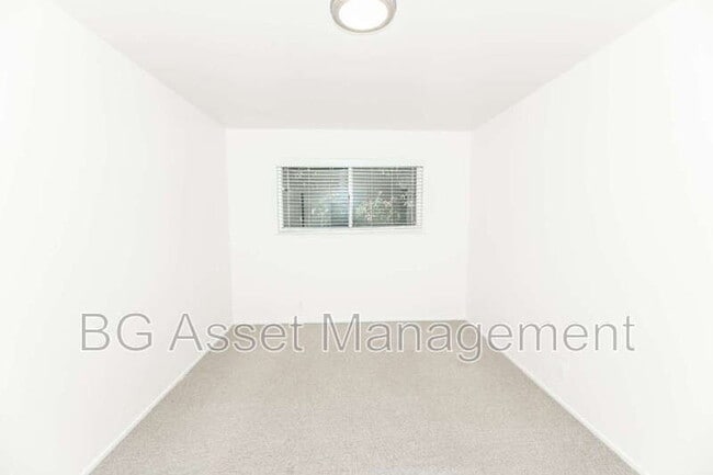 Building Photo - 5308 Columbia Ave