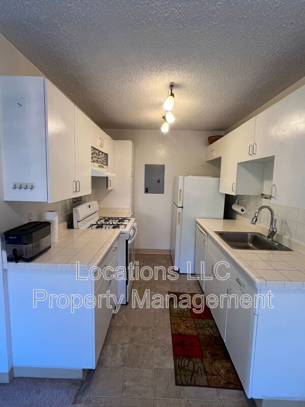 Building Photo - 91-1039 Puamaeole St
