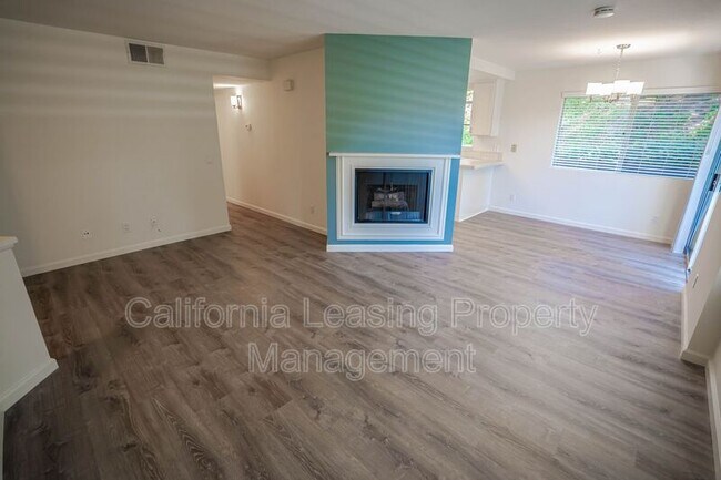 Building Photo - 26955 Rainbow Glen Dr